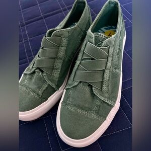 Blowfish Canvas Malibu Marley Slip-ons -Sz 7